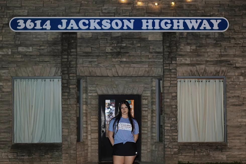 Lana Del Rey Visits Muscle Shoals Sound Studio in Alabama