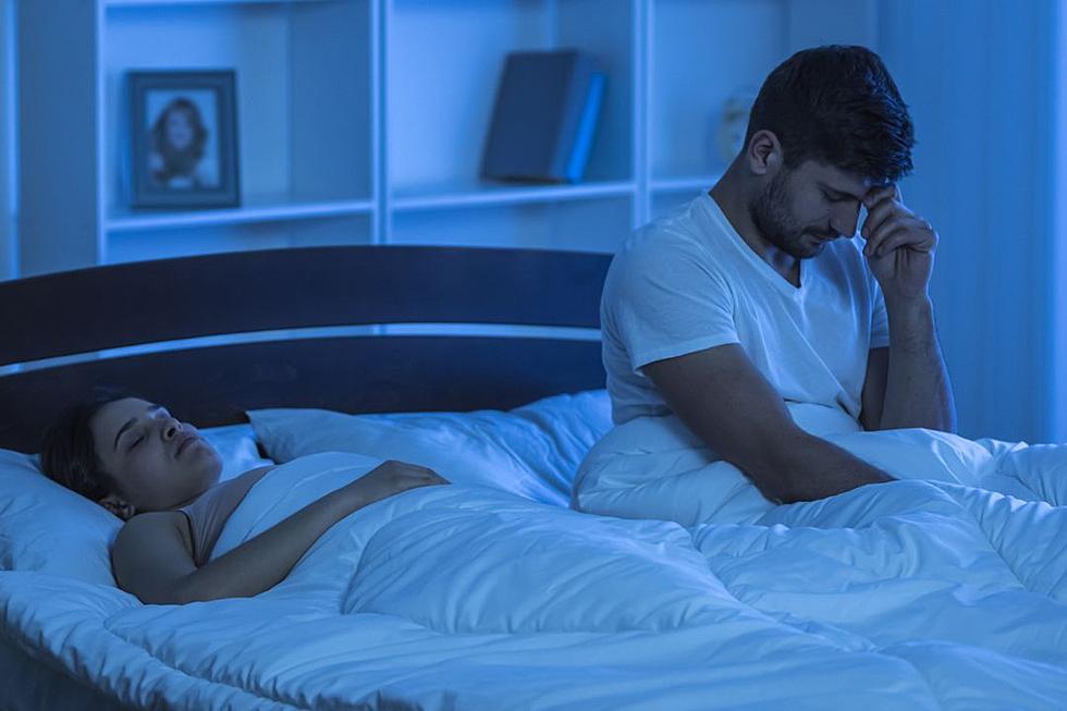 Man Says He Can’t Get Sleep Because of Girlfriend's Night Farts 