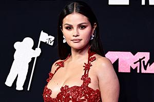Selena Gomez Reacts to Becoming a Meme at VMAs: ‘Dragged for...