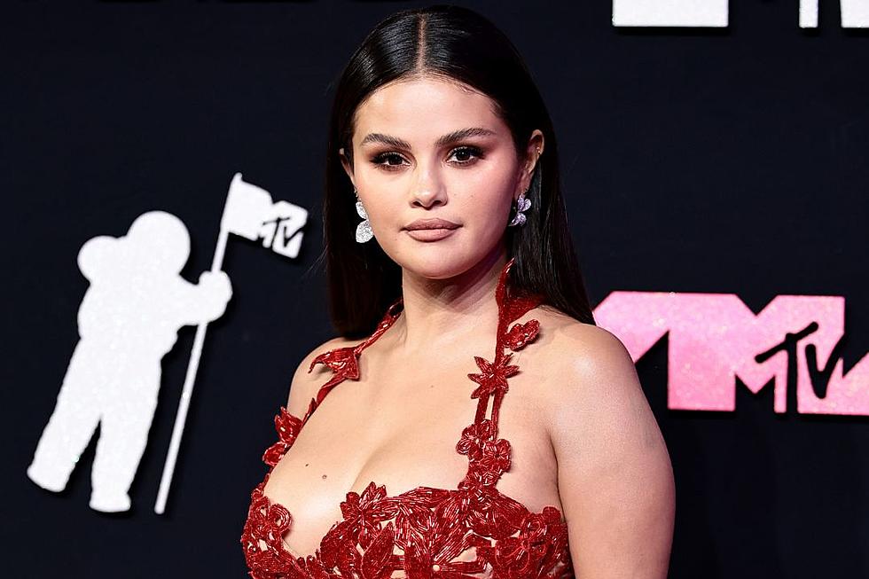 Selena Gomez Reacts to Becoming a Meme at VMAs