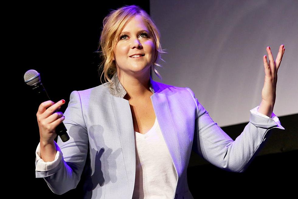 Amy Schumer Issues Hilarious Warning to 20-Year-Olds (PIC)