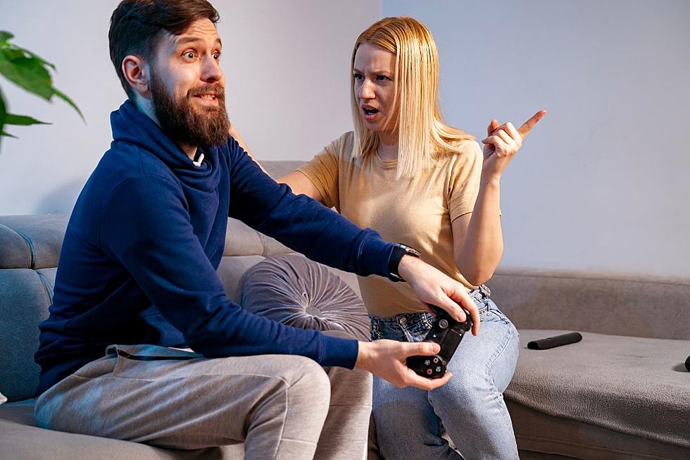 Man Won’t Let Girlfriend Stay at His Apartment Because It Might Interrupt His Precious Video Game Time