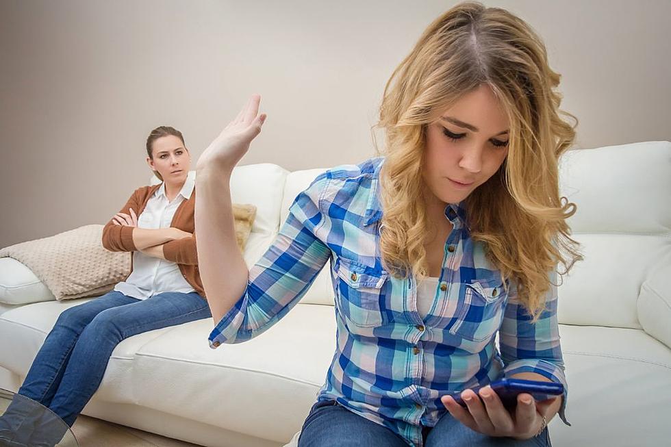 Teen Rejects Stepmom Who Is ‘Obsessed’ With Her: ‘She Makes Me so Uncomfortable’