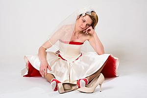 Bridezilla Slammed for Not Allowing Maid of Honor to Choose Dress,...