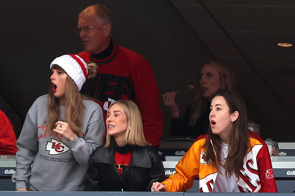 Hear Taylor Swift Get Mercilessly Booed While Attending Kansas City Chiefs Game