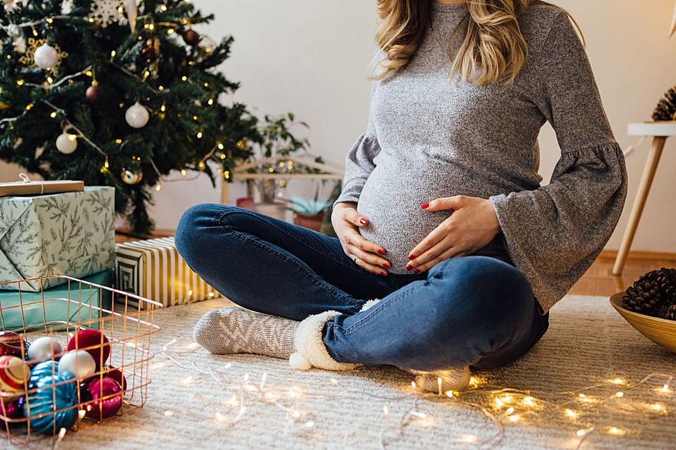 ‘Selfish’ Man Chooses to Attend Family’s Christmas Vacation Despite Pregnant Fiancee’s Due Date