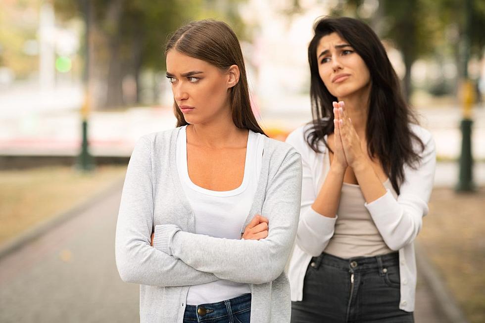 Woman Refuses to Lend Cash to ‘Irresponsible’ Friend Who Blew First Loan Instead of Taking Care of Child