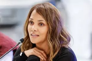 Halle Berry’s Doctor Misdiagnosed Her With ‘Worst Case of Herpes’...
