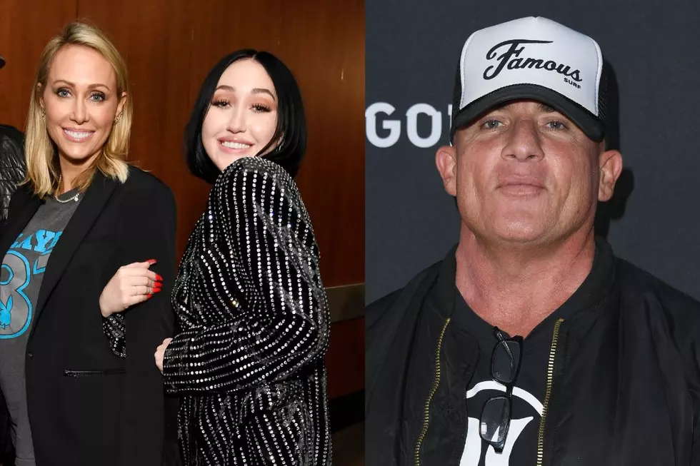 Noah Cyrus Responds to Rumor She Previously Dated Current Stepfather Dominic Purcell