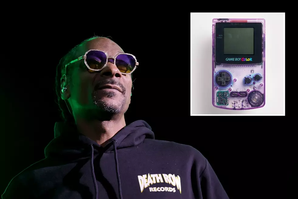 Snoop Dogg Auction Puts Rapper's Video Games, Blunts for Bid