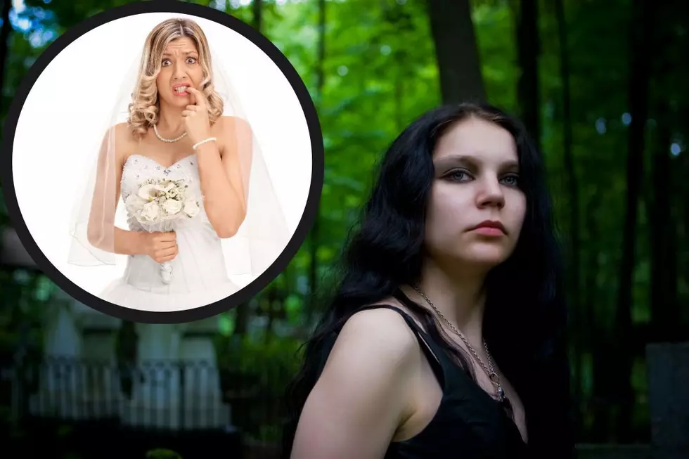 Woman Kicks ‘Goth’ Sister Out of Wedding for Ruining $300 Dress