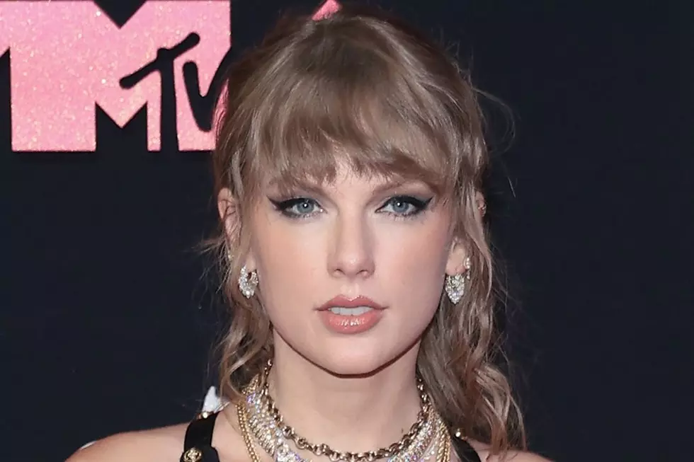 Taylor Swift Once Actually Screamed &#8216;But Daddy, I Love Him!&#8217; at Her Father