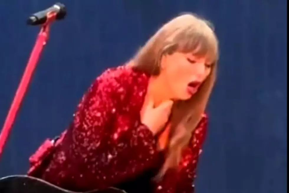 Ick! Taylor Swift Coughs After Swallowing Bug Live on Stage: WATCH
