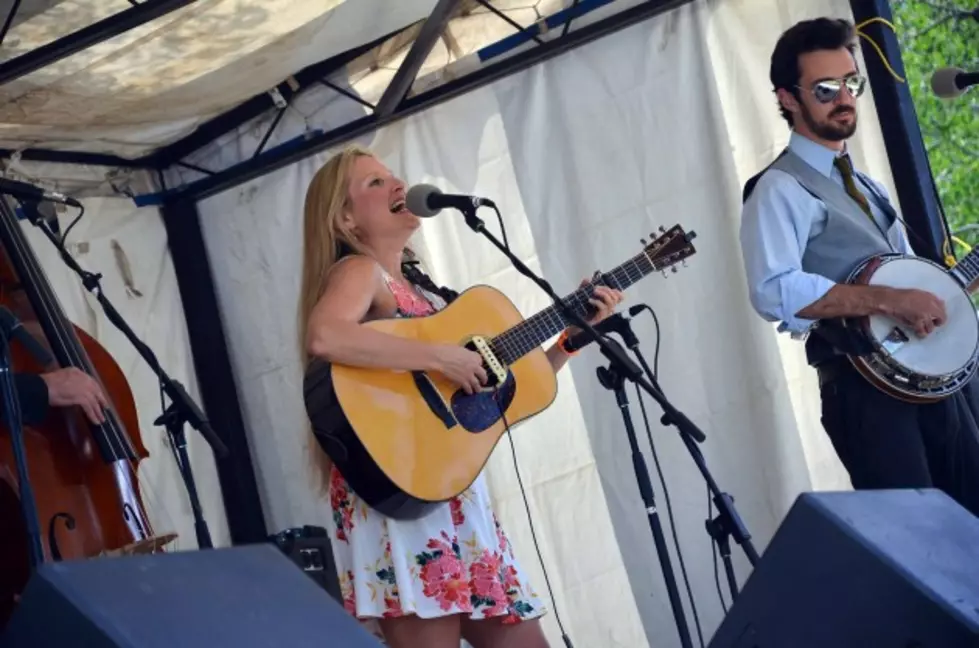 Rebecca Frazier Performs Song From Upcoming Album at Beartrap Summer Festival [VIDEO]