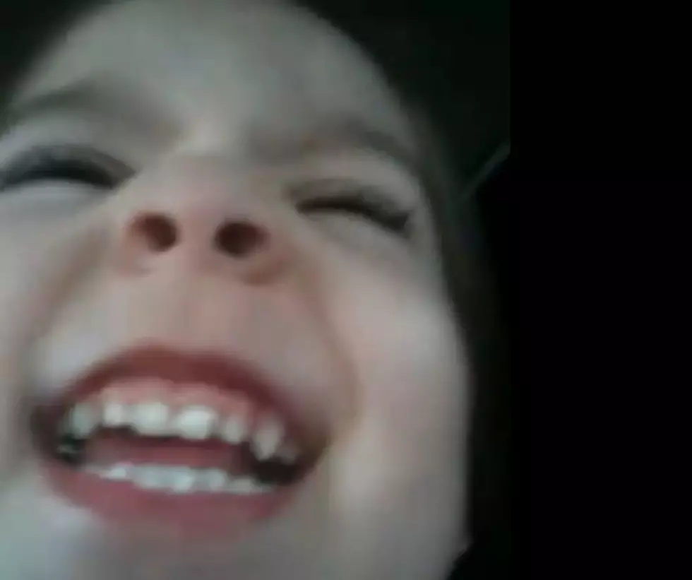 Little Girl Yawns While Singing Justin Bieber Song And Doesn’t Miss A Beat
