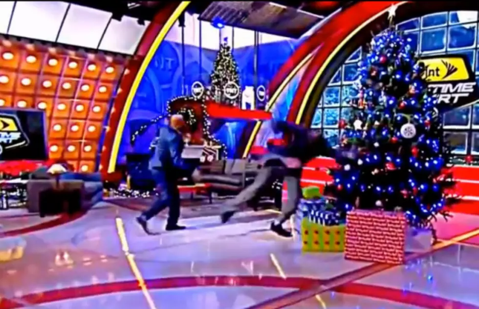 Kenny Smith Shoves Shaquille O&#8217;Neal Into Christmas Tree! [Video]