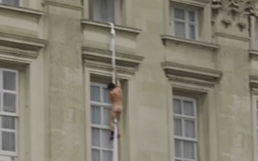 Naked Man Caught Climbing Out Of Buckingham Palace Window [REAL OR NOT VIDEO]