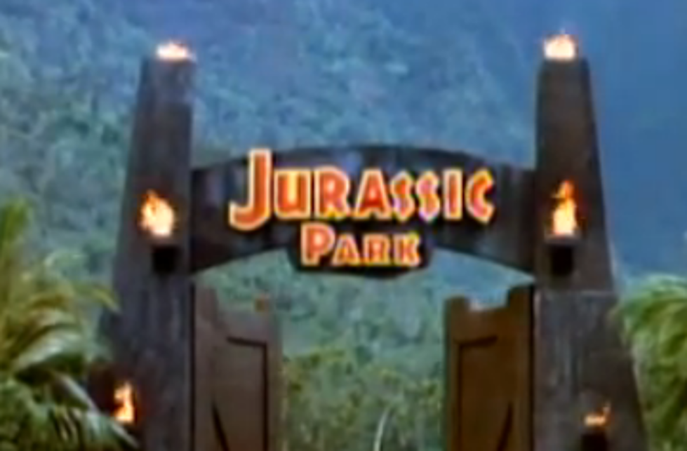 Was There A Scene From The Movie &#8216;Jaws&#8217; In The First &#8216;Jurassic Park&#8217;?  The Answer Is Yes! [VIDEO]