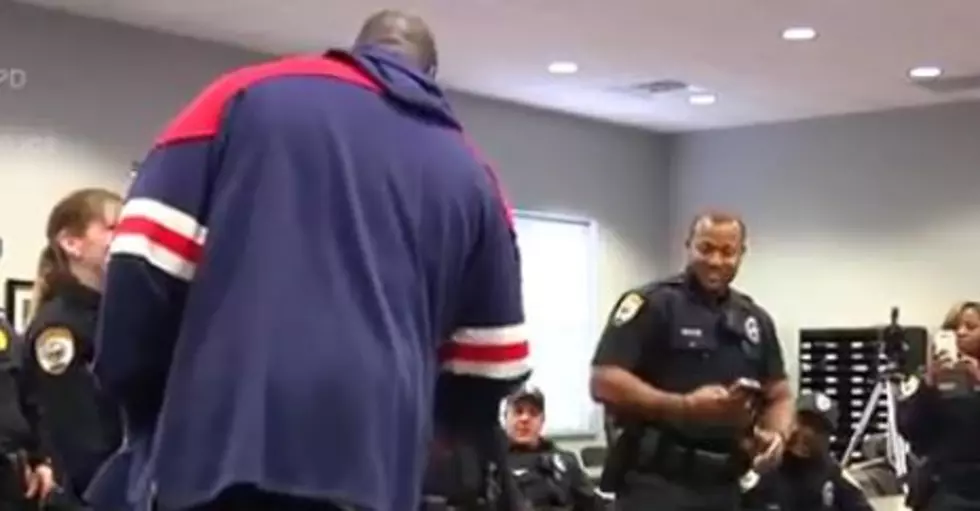 Florida &#8216;Basketball Cop&#8217; Returns To Play Kids With &#8216;Backup&#8217; [AWESOME Video]