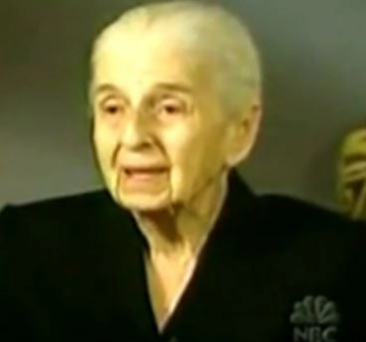The Fruitcake Lady From Jay Leno Show Talks About Donald Trumps Hair