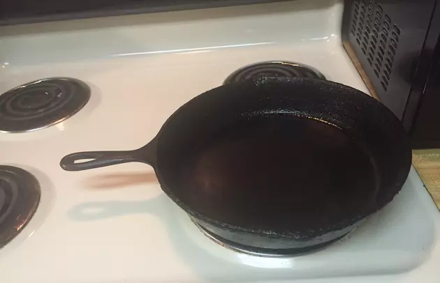 If You Don&#8217;t Have A Black Skillet, You Should Get One [Video]
