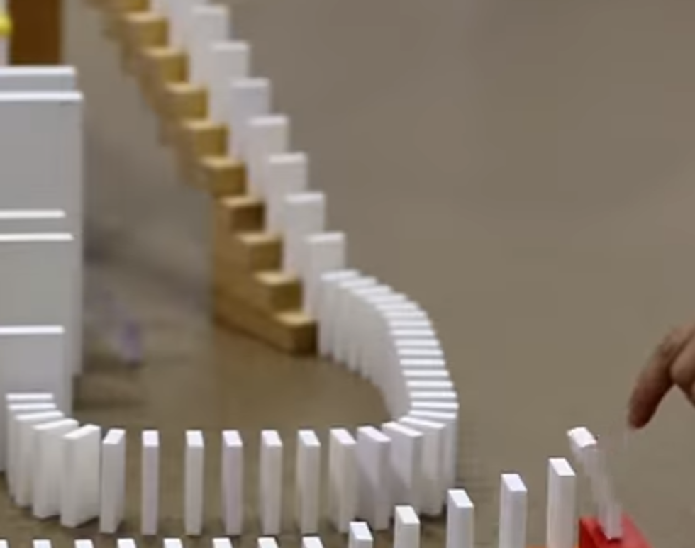 Watch 15, 000 Dominoes Fall In 83 Seconds [VIDEO]