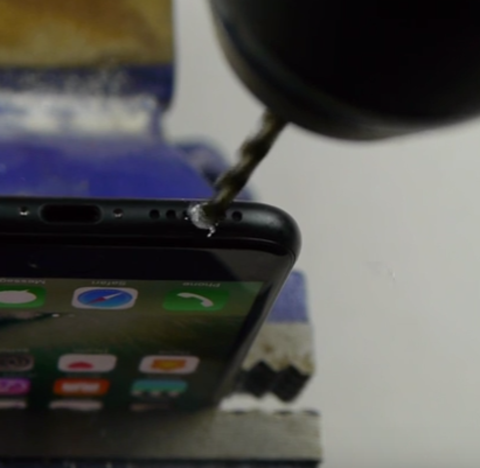 Do Not Try This iPhone 7 Headphone Hack [VIDEO]