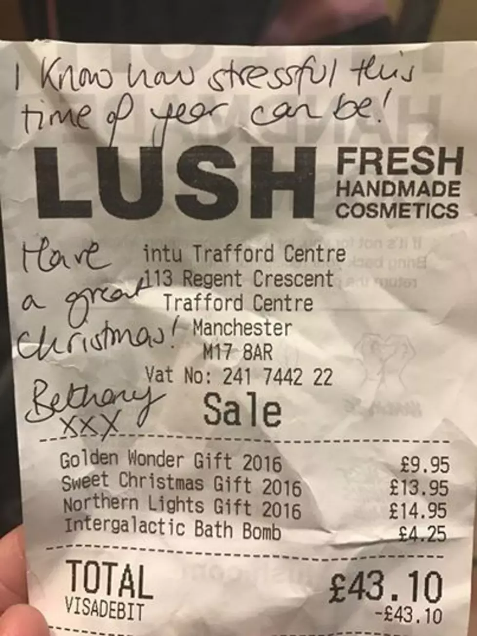 Shopper&#8217;s Card Gets Declined, Stranger Pays For Her Gifts