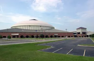 Ragin’ Cajuns Athletics Unveil New Basketball Court in Cajundome...