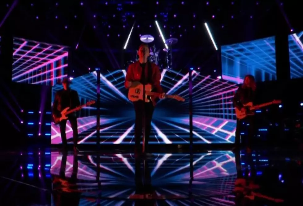 Hunter Plake Performs U2 on ‘The Voice’ Top 8 Show