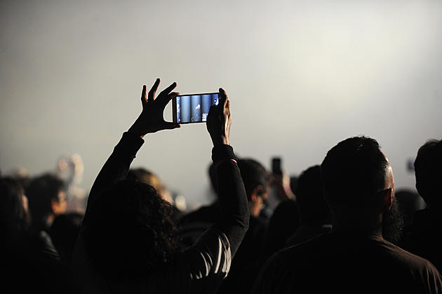 Cellphone Video At Concerts: Right, Or Wrong?