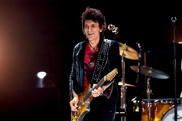 Rolling Stones&#8217; Ronnie Wood Rejected Chemotherapy, Didn&#8217;t want To Lose His Hair [Video]