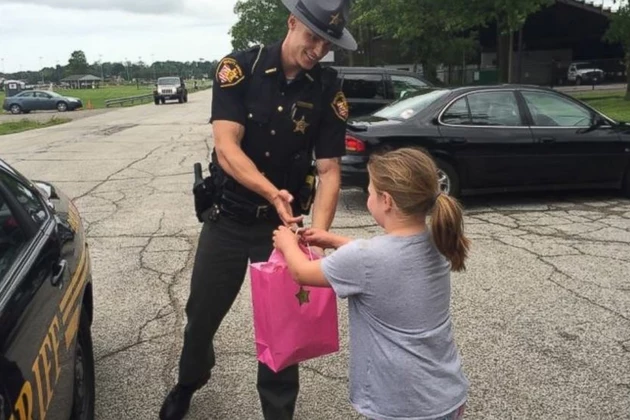 Deputy Buys Lemonade From Girl&#8217;s Stand, Returns With A Surprise