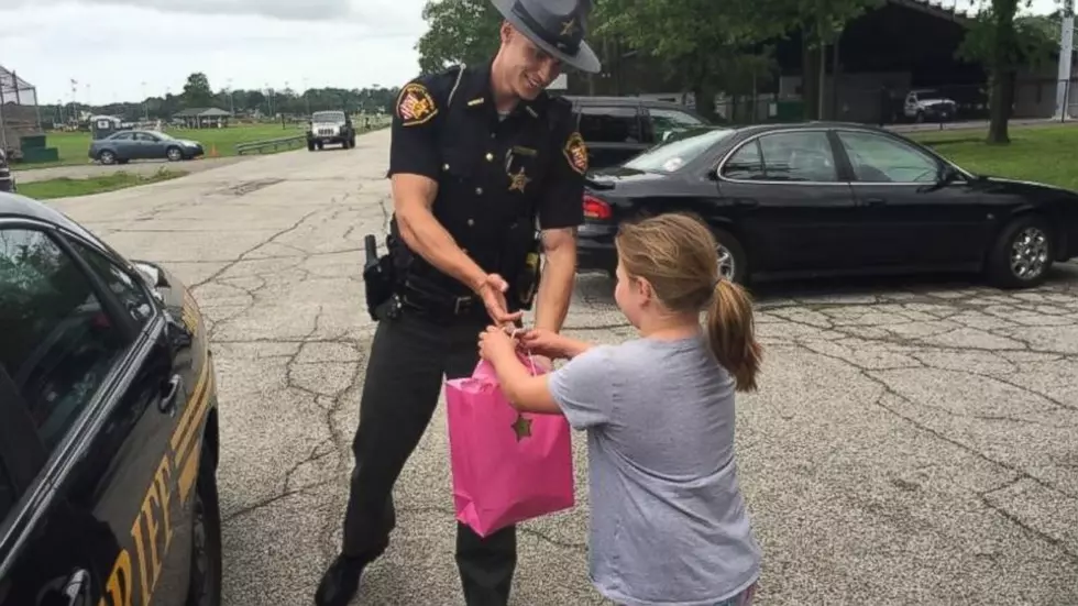 Deputy Buys Lemonade From Girl’s Stand, Returns With A Surprise