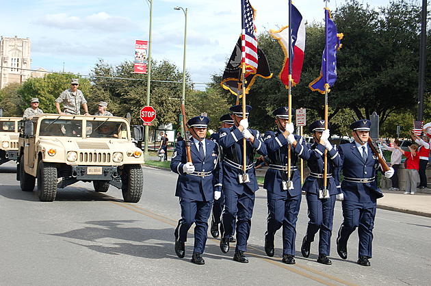 Veterans to Ride in Sonic Christmas Parade