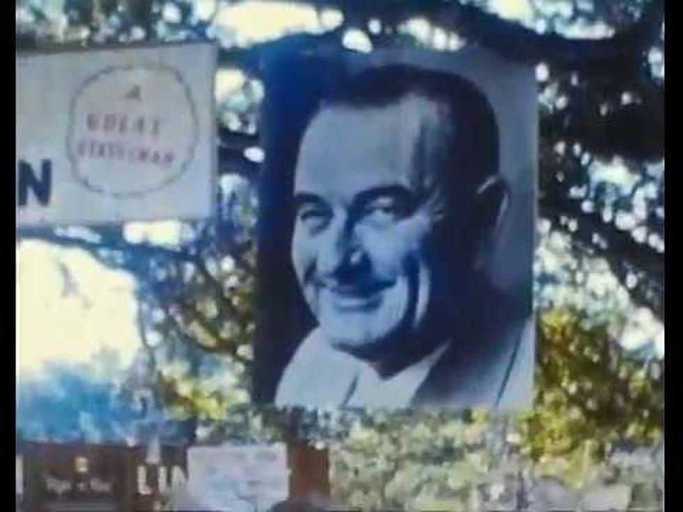 Abbeville Gives Harry Truman A Chicken [VINTAGE VIDEO]