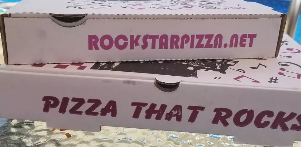 Pizza Joint in Indiana Gives Back to Its Employees for Christmas