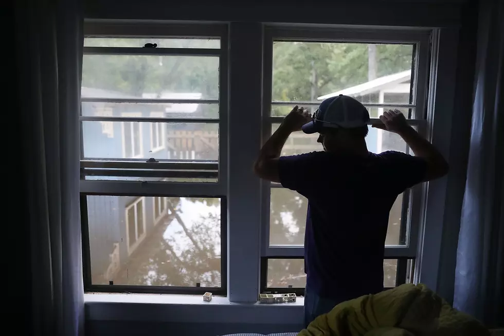 Ya Mama N’ Them Told You to Crack a Window During a Hurricane