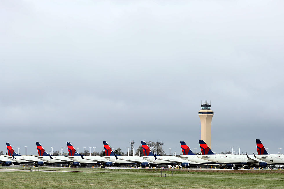 Capt. of Delta Plane Leaves Note in Plane After Grounding for COVID, Note Found 435 Days Later