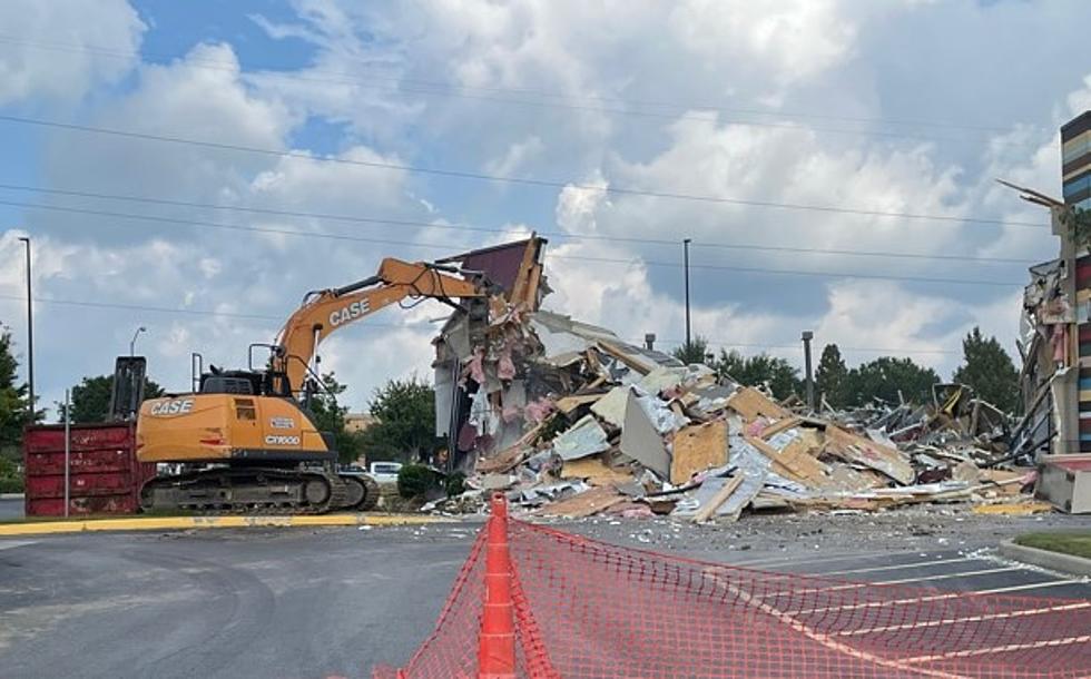 Red Robin In Lafayette Is Being Torn Down