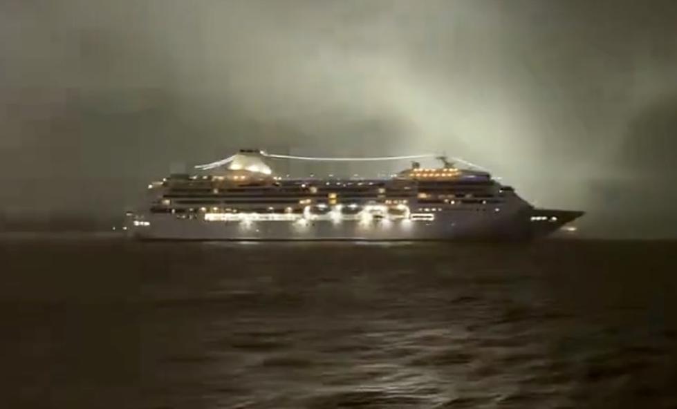 Watch Last Night&#8217;s New Orleans Tornado Clip Cruise Ship in MS River