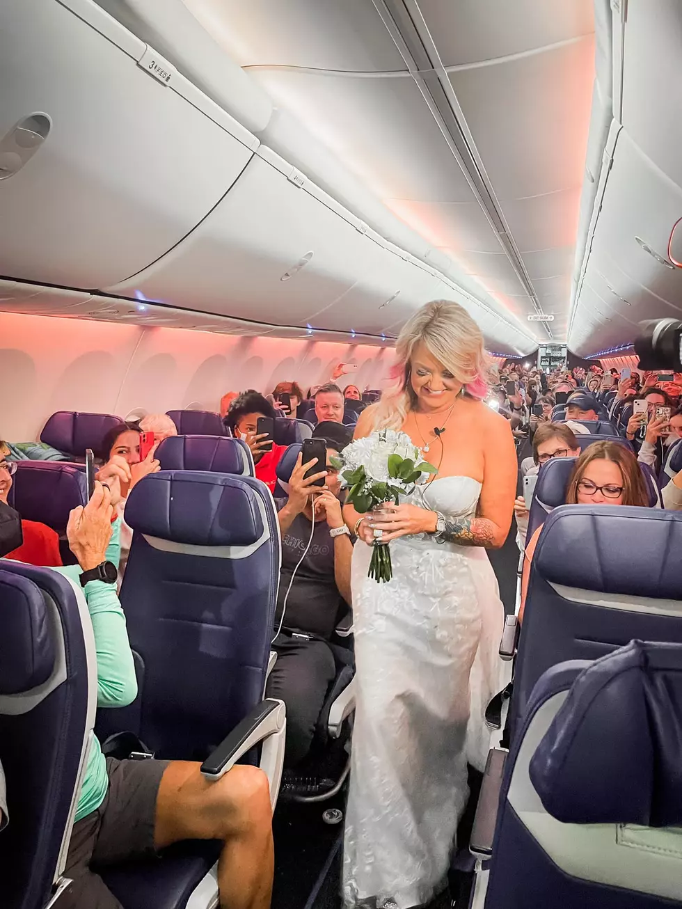 Couple Gets Married 37,000 Feet Above Arizona