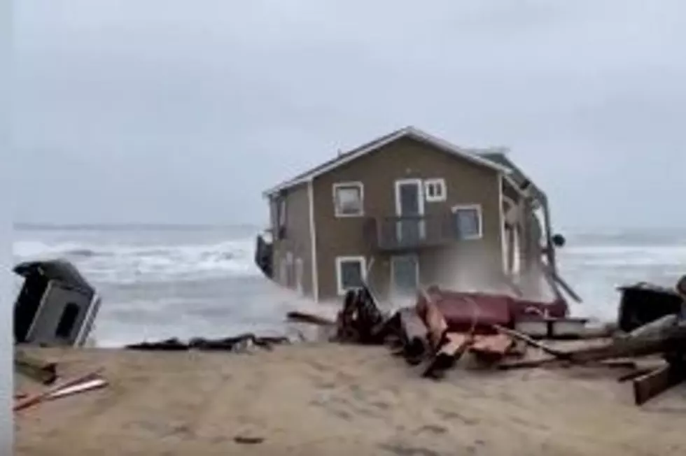 North Carolina Beach Houses Collapse into the Atlantic Ocean