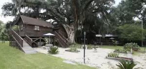 You Can Stay in a Louisiana Treehouse, Built Around a Historical...