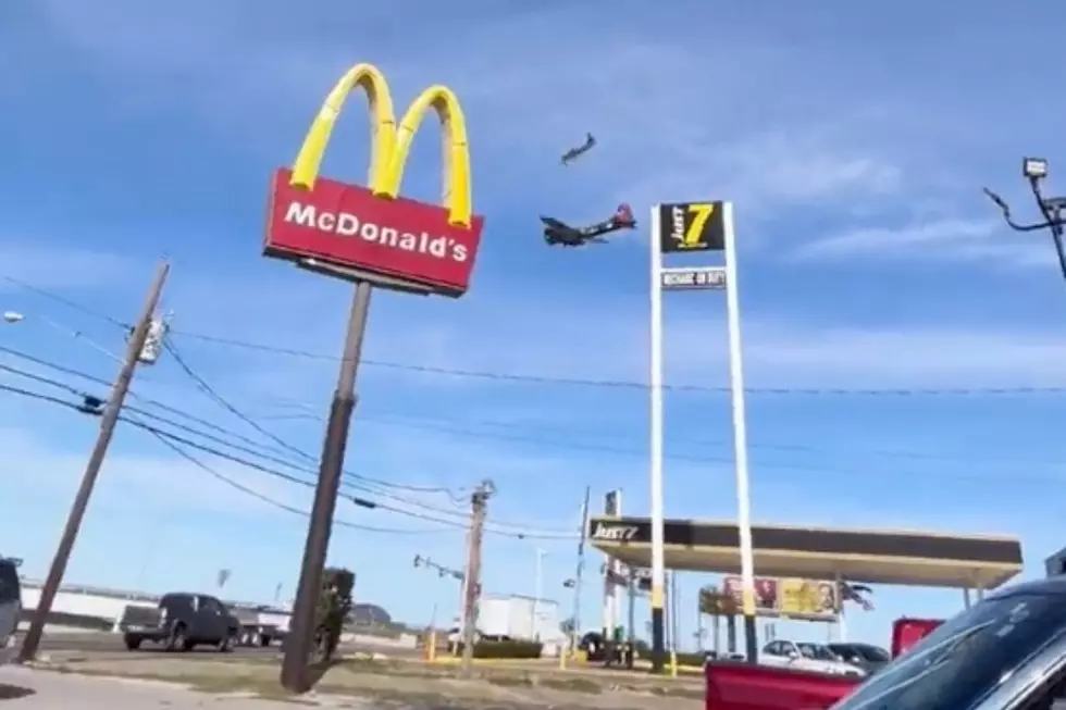 Two Planes Collide Mid-Air During Dallas Airshow