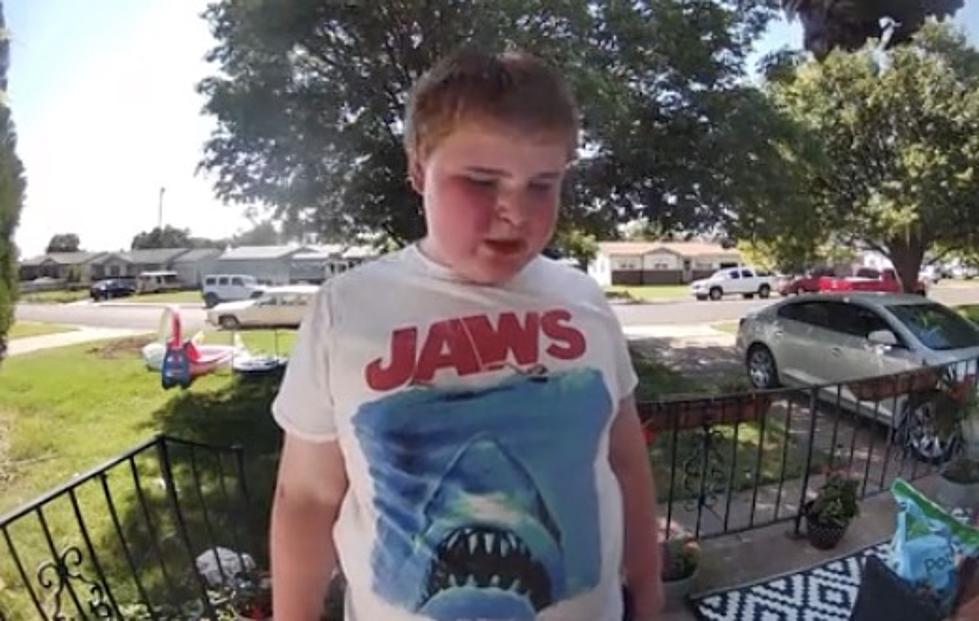 Bullied Kid in Texas Rings Strangers Doorbell Looking For Friends [VIDEO]