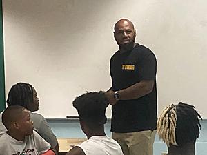 Super Bowl Winning Player Kevin Faulk Speaks to Kids at Beau...