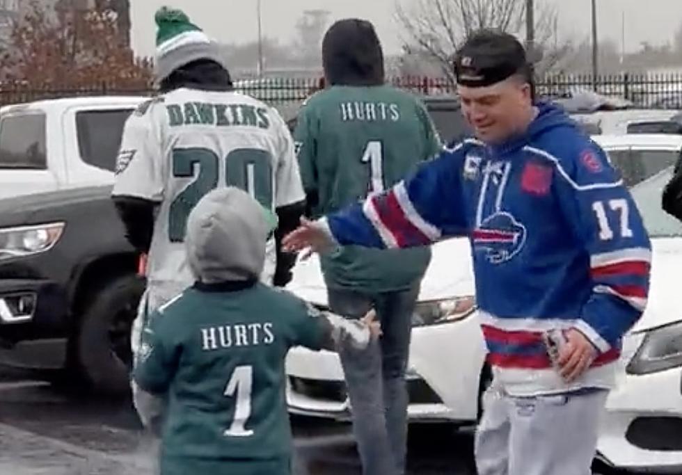 Kid Who is An Eagles Fan Has The Internet Fuming Over Bad Gesture