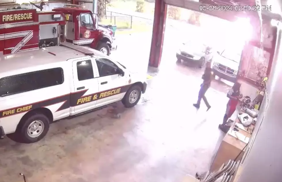 Firefighters in Jeanerette, Louisiana Run for Cover as Lightning Strikes