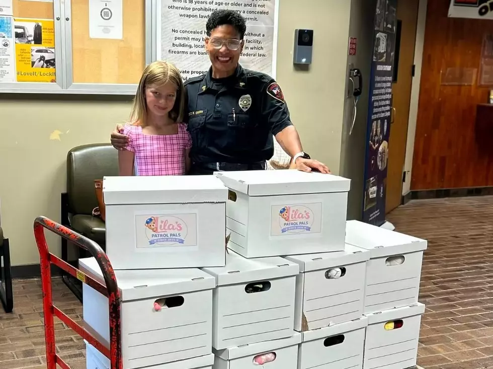 Young Girl Donates Stuffed Animals to Lafayette PD to Help Others
